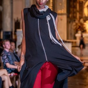 Sleeveless Duo Throw w/Zippers